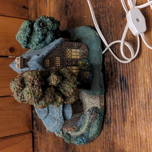 Hawthorne village " falbrooke florist " light - Picture 3 of 4